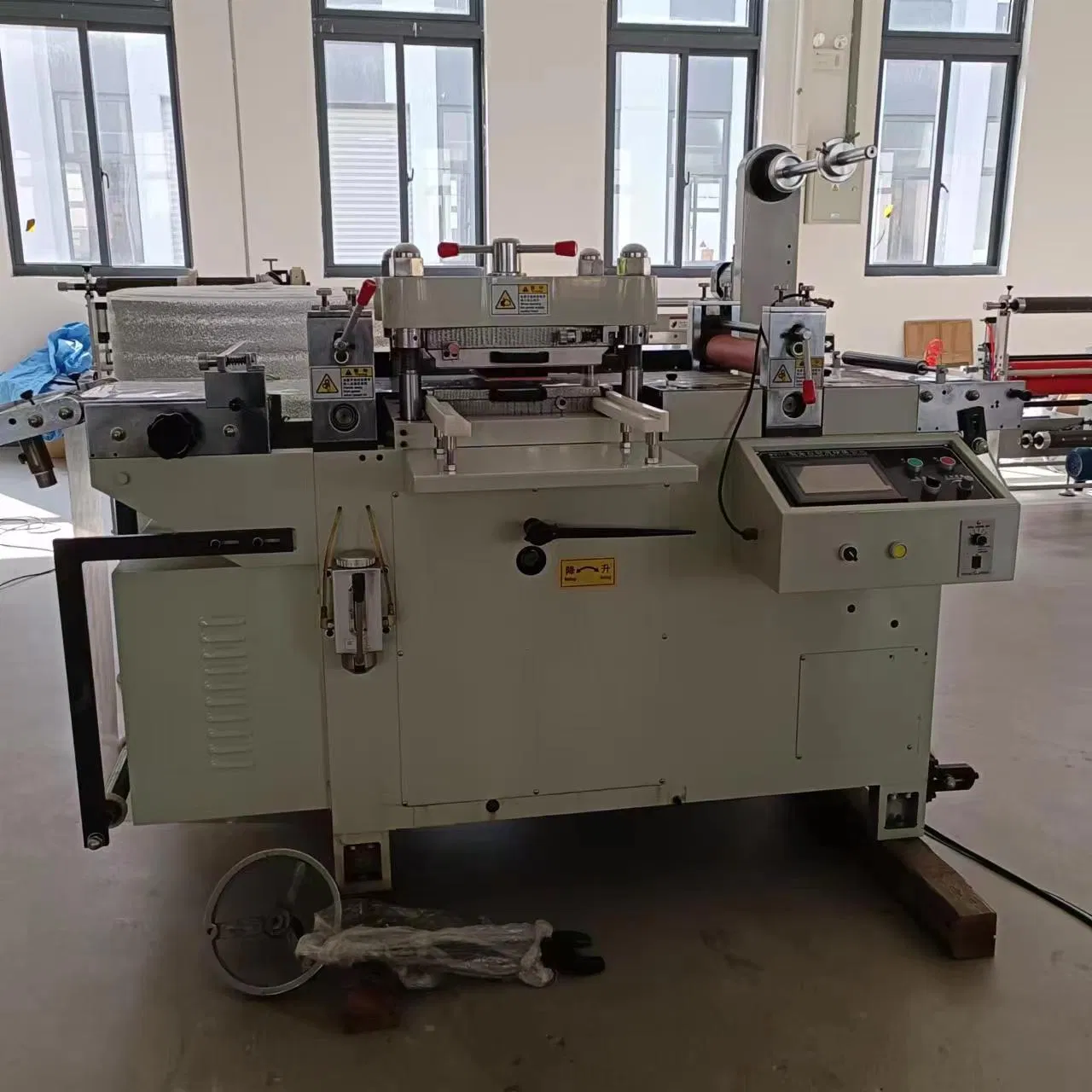 Film Screen Protector Die Cutting Machine Also for Foam (DP-320B)