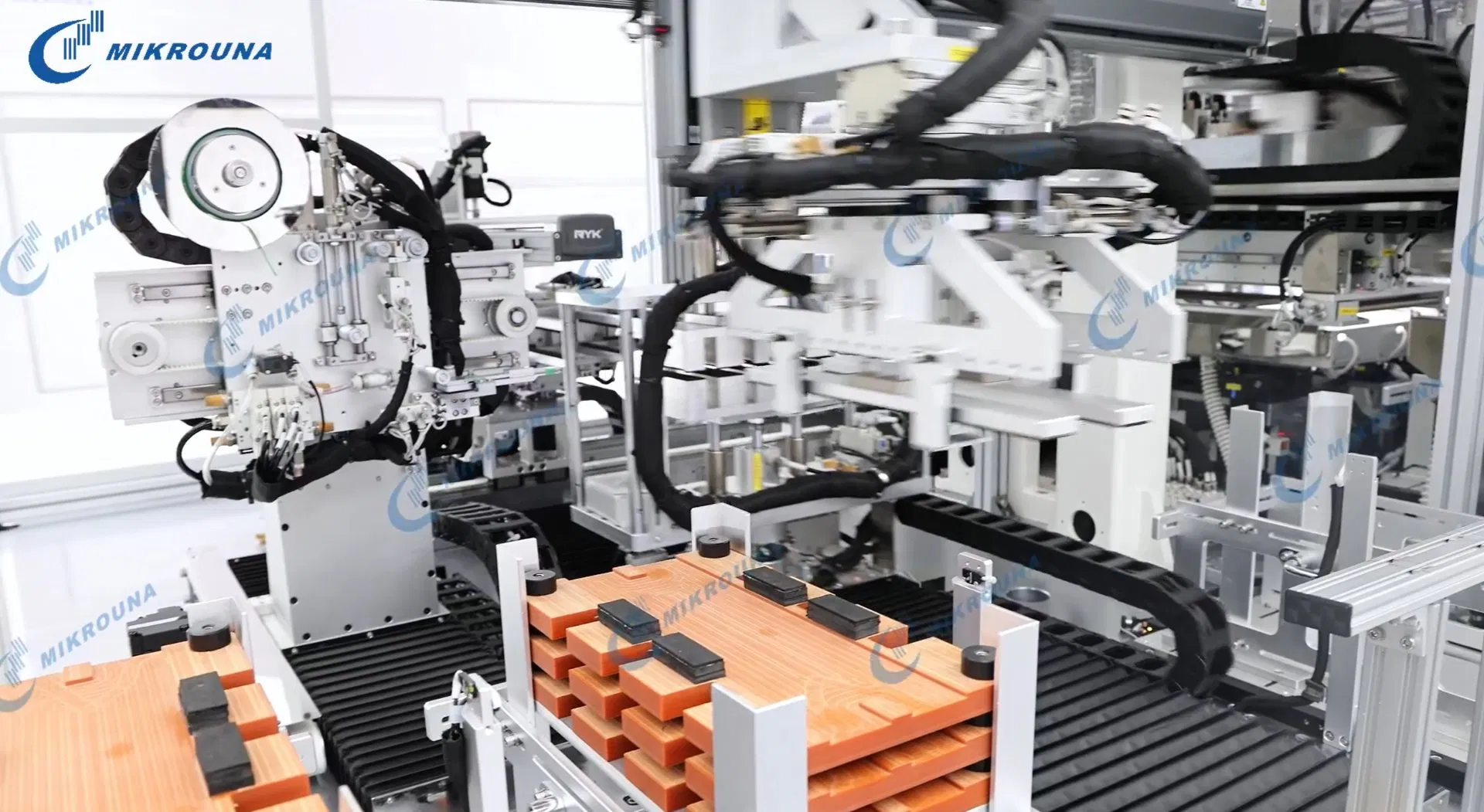 Automated Lithium Metal Processing System (Cutting &amp; Stacking)