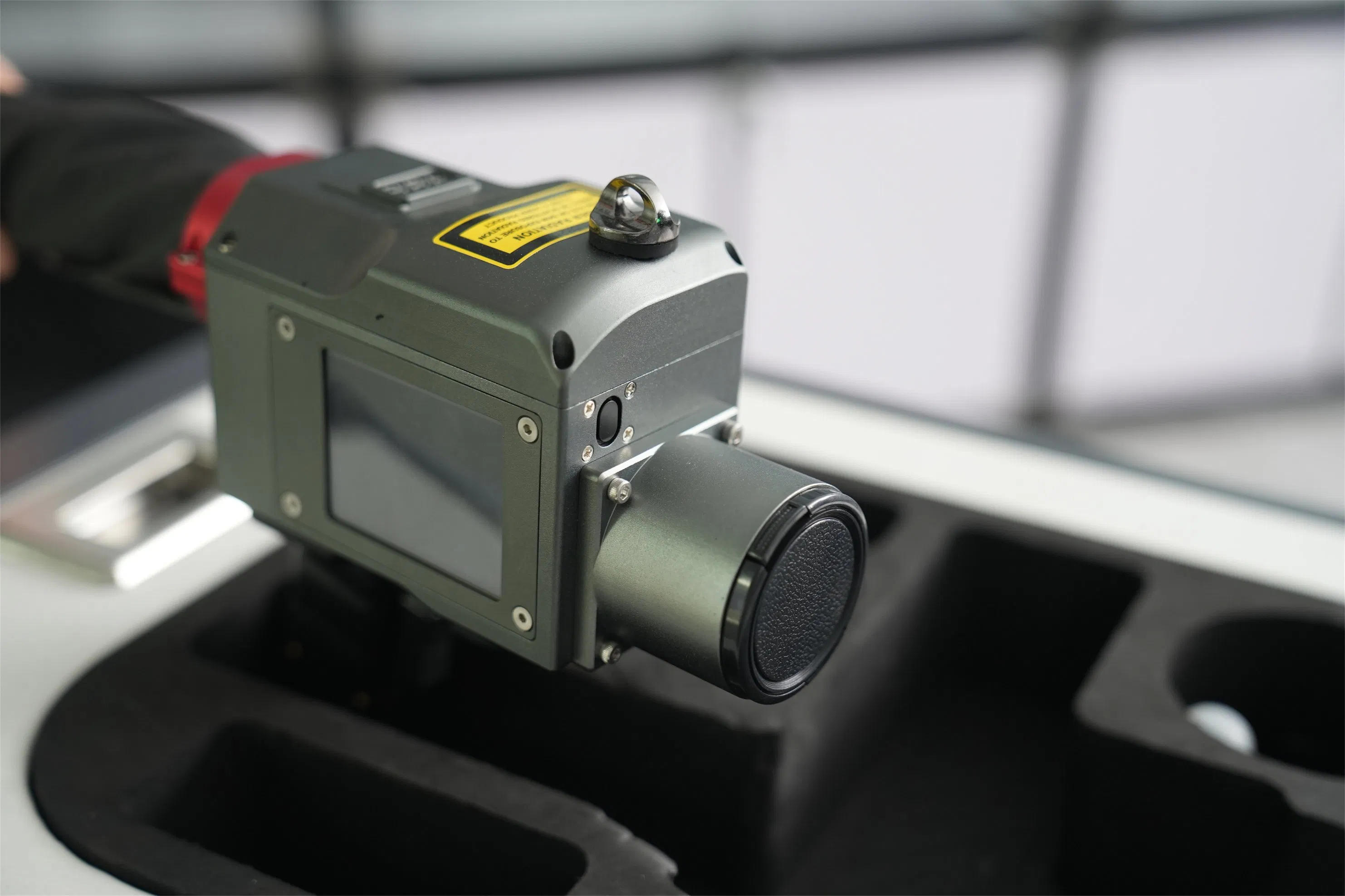 Automated Metal Cleaning System with Robot Arm for Heavy Machinery Repairs