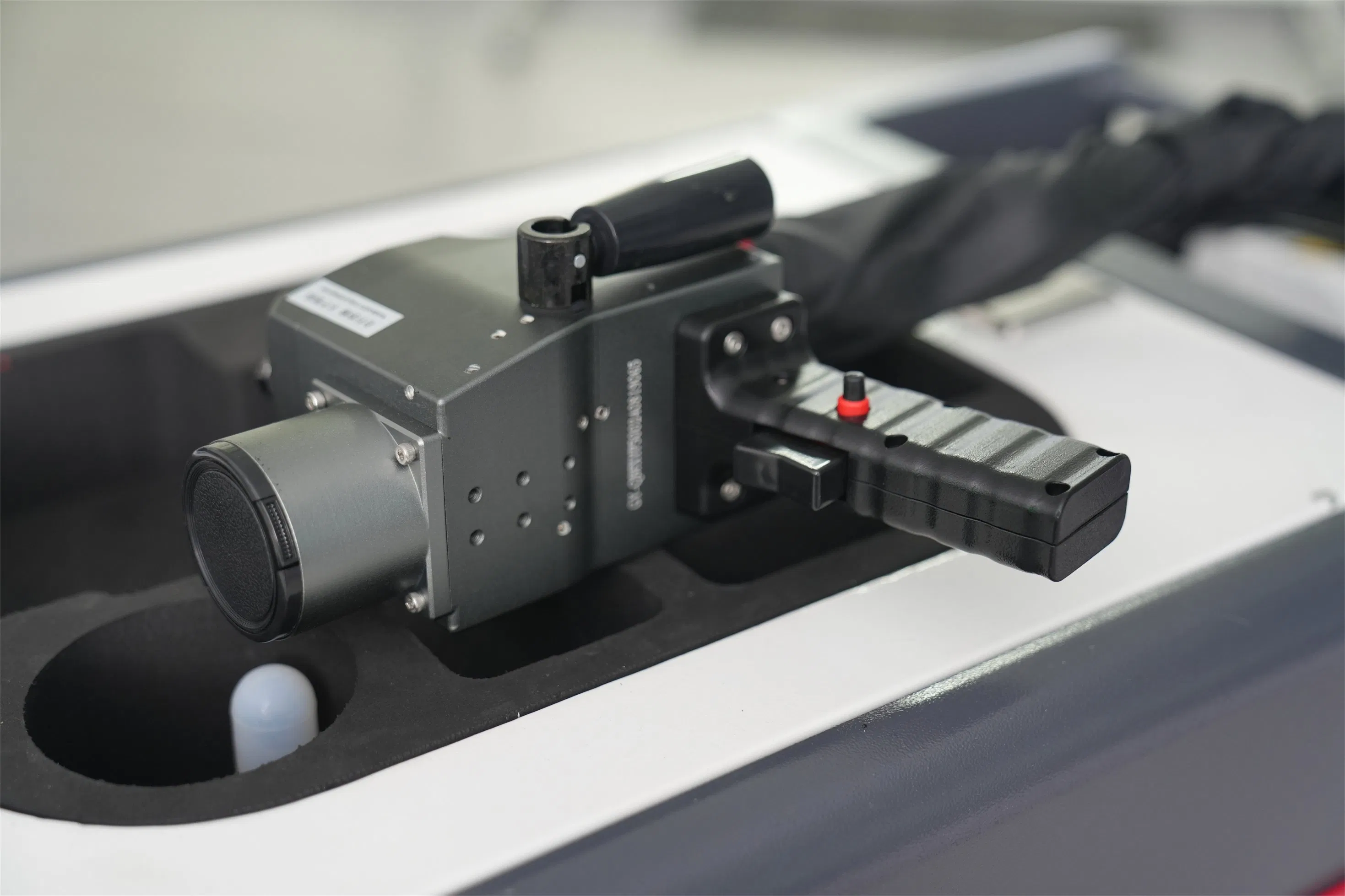 Automated Metal Cleaning System with Robot Arm for Heavy Machinery Repairs