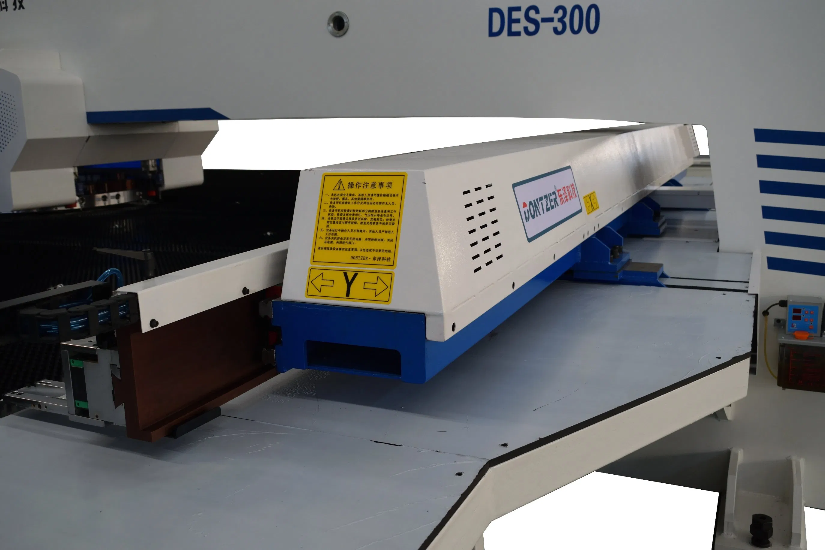 Fanuc Sheet Metal Thin Thick Plate Aluminum Aluminium Alloy Field Circle CNC Servo Turret Cutting Tapping Thread Punch Pressing Press Brake Punching Machine