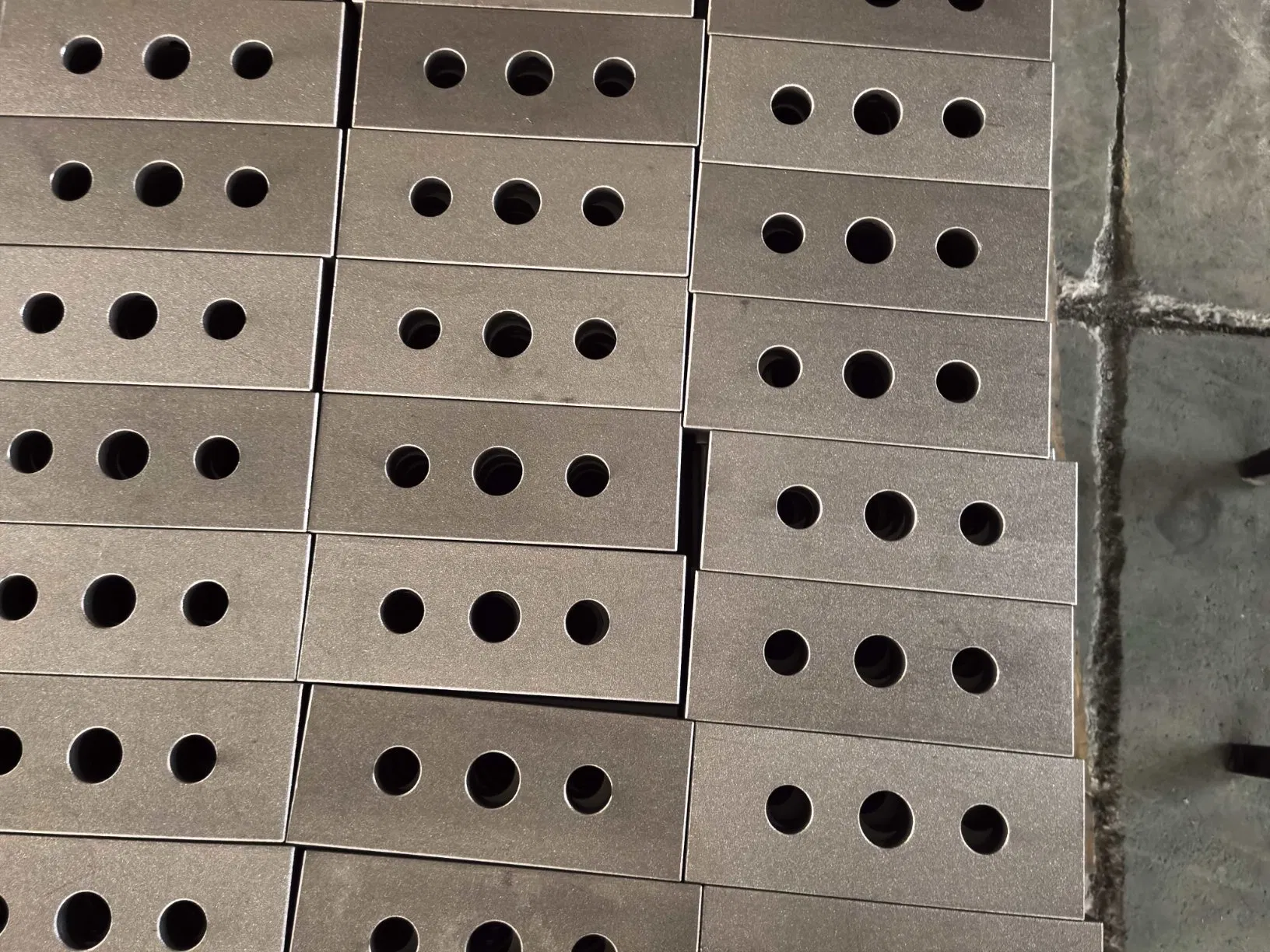 Heavy Duty Adjustable Dumbbell System with Safety Lock