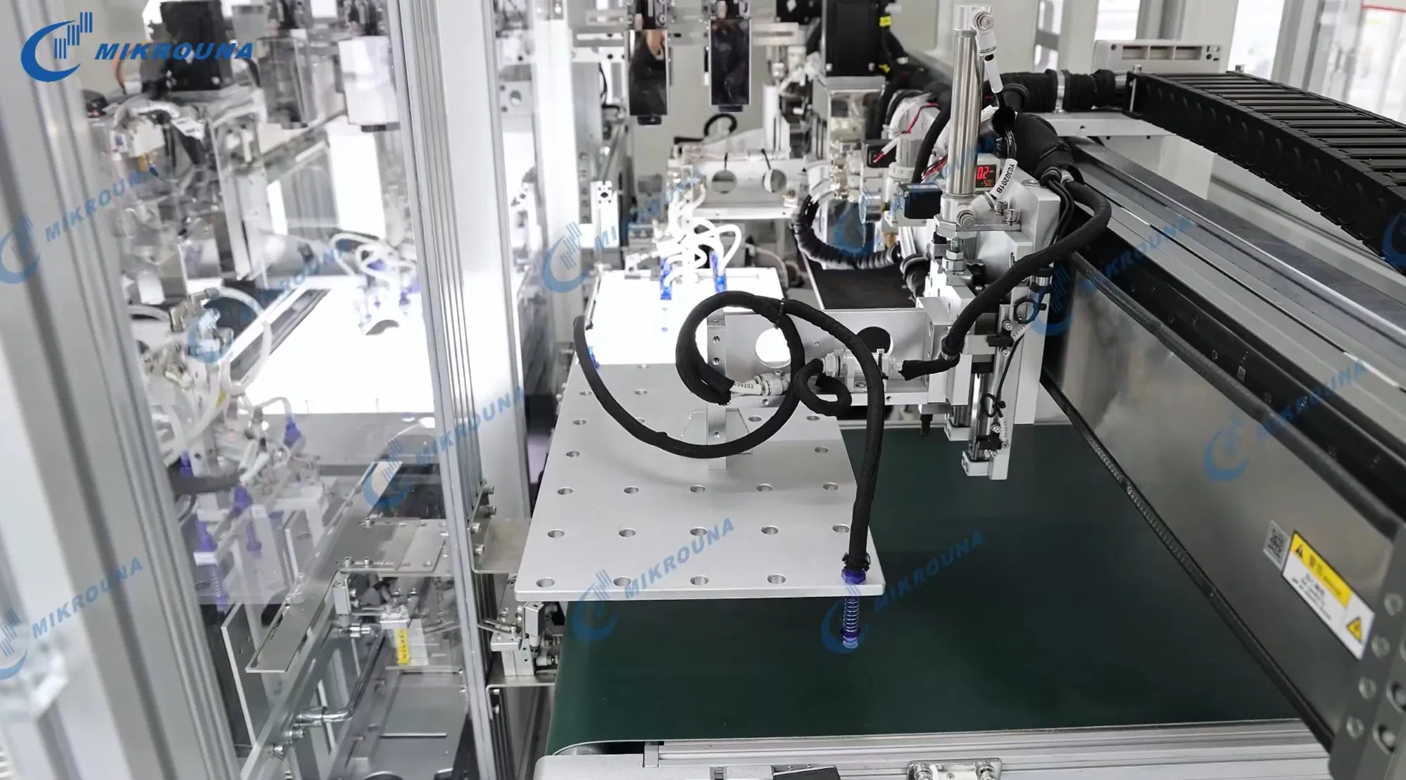 Customized Solutions Lithium Metal Cutting &amp; Stacking All-in-One System