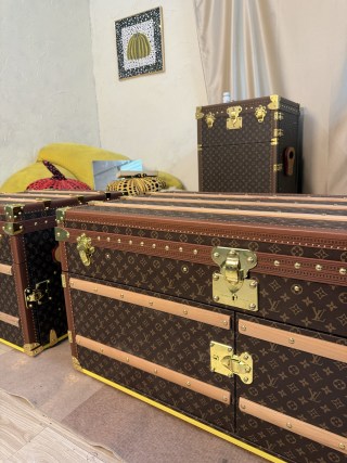 Best LV Monogram Coffee Table Trunk (Pink Lining + 24K Gold-Plated Hardware) Manufacturers, Factory