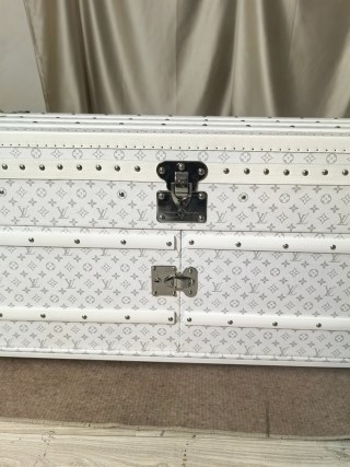 Famous LV White Monogram Double-Door Coffee Table Trunk (Custom Lining) Manufacturer, Suppliers