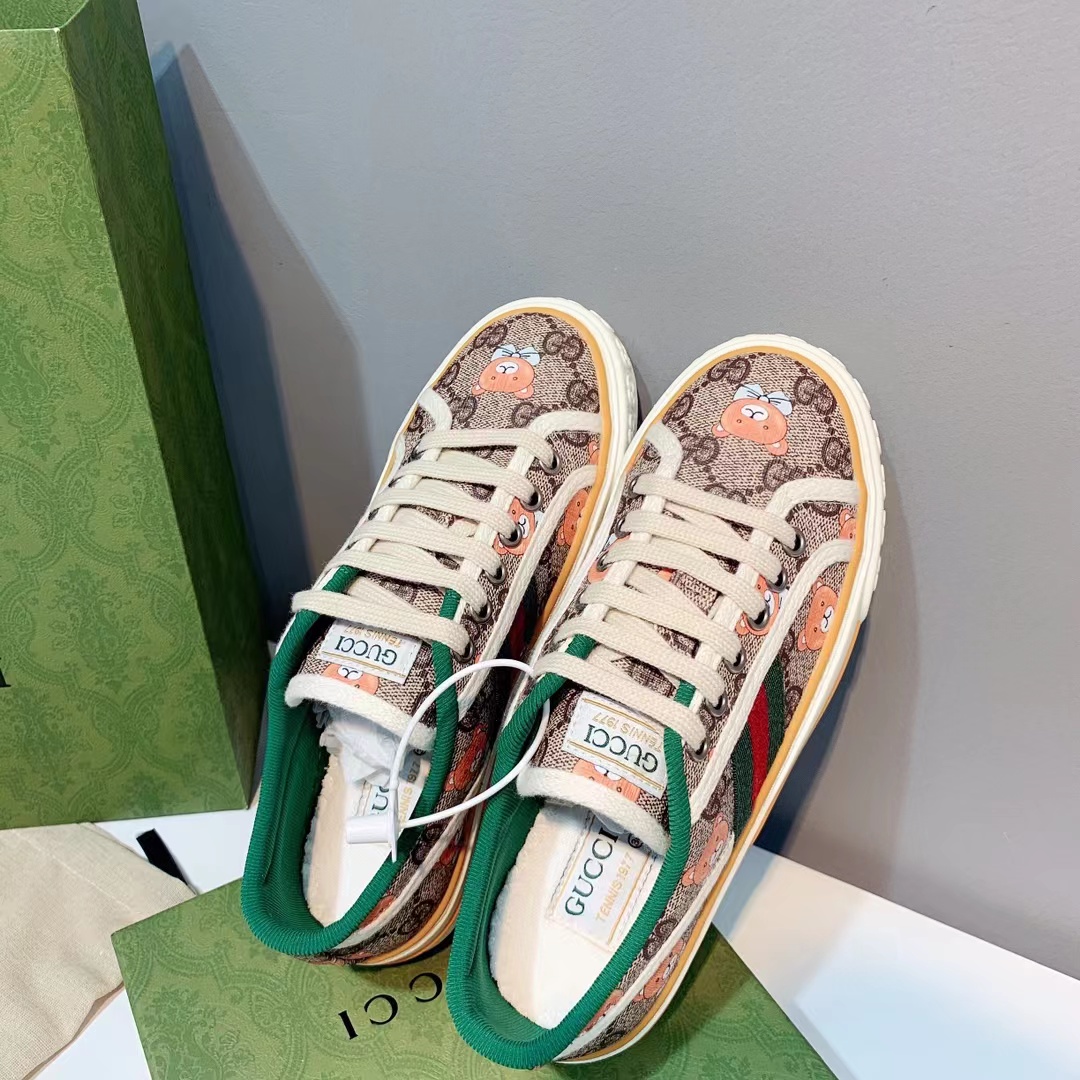 China 1977 canvas shoes for couples, the third generation of Disney Disney cooperation series Supplier, Suppliers
