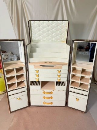 Best LV-Style Monogram Custom Walk-in Wardrobe Trunk | Multi-Functional Jewelry & Clothing Storage Cabinet Exporters, Service
