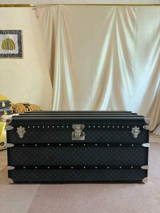 Best Luxury Monogram Hard Trunk Coffee Table - Black with Red Velvet Interior Factory, Exporters