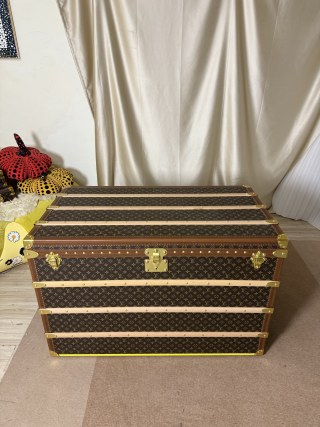 China Large Classic Monogram Coffee Table Trunk Luxury Storage Furniture Manufacturer, Exporter