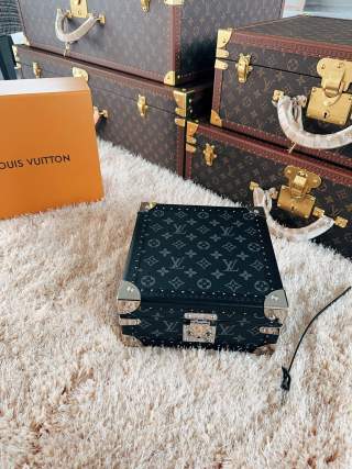 High-Quality Handcrafted LV Inspired Black Monogram Jewelry Storage Trunk, Premium Hard Case Supplier, Service