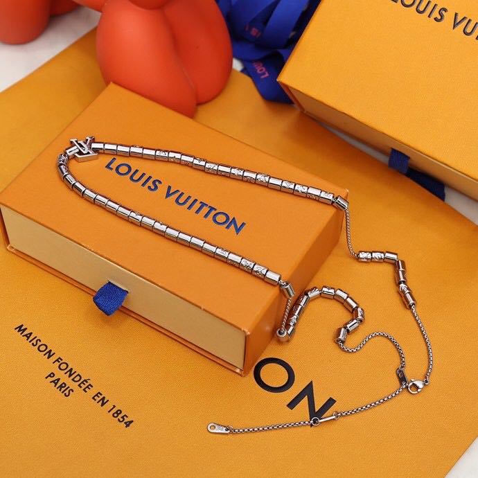 China LV PARADISE NECKLACE The LV Paradise necklace welcomes the new season with pop brilliance. Staggered arrangement of metal and resin beads , the chain link is engraved with Monogram pattern, showing exquisite Italian craftsmanship, Pairs well with the same pieces from the capsule collection. Suppliers, Exporters