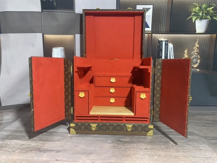 China Louis Vuitton Mini Bar Trunk – Monogram Canvas with Vibrant Red Interior Supplier, Factories
