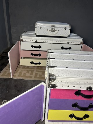 High-Quality Polar White Monogram 6-Drawer Trunk Coffee Table Manufacturer, Service