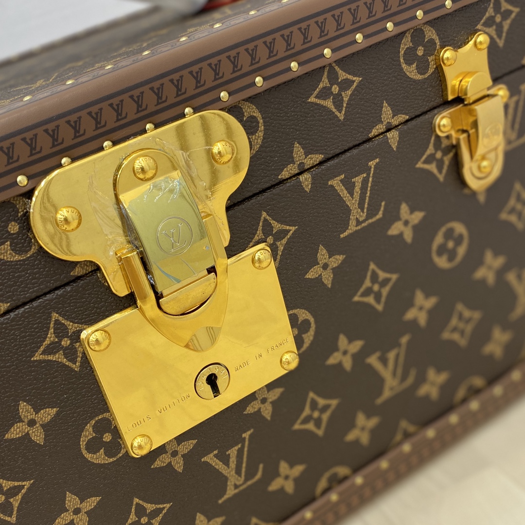 Best Monogram canvas makeup box hides a mirror Exporter, Service