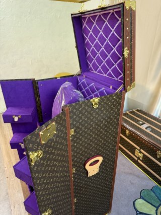 High-Quality LV Style Monogram Double-Door Jewelry Cabinet (Custom Purple Lining) Supplier, Factories