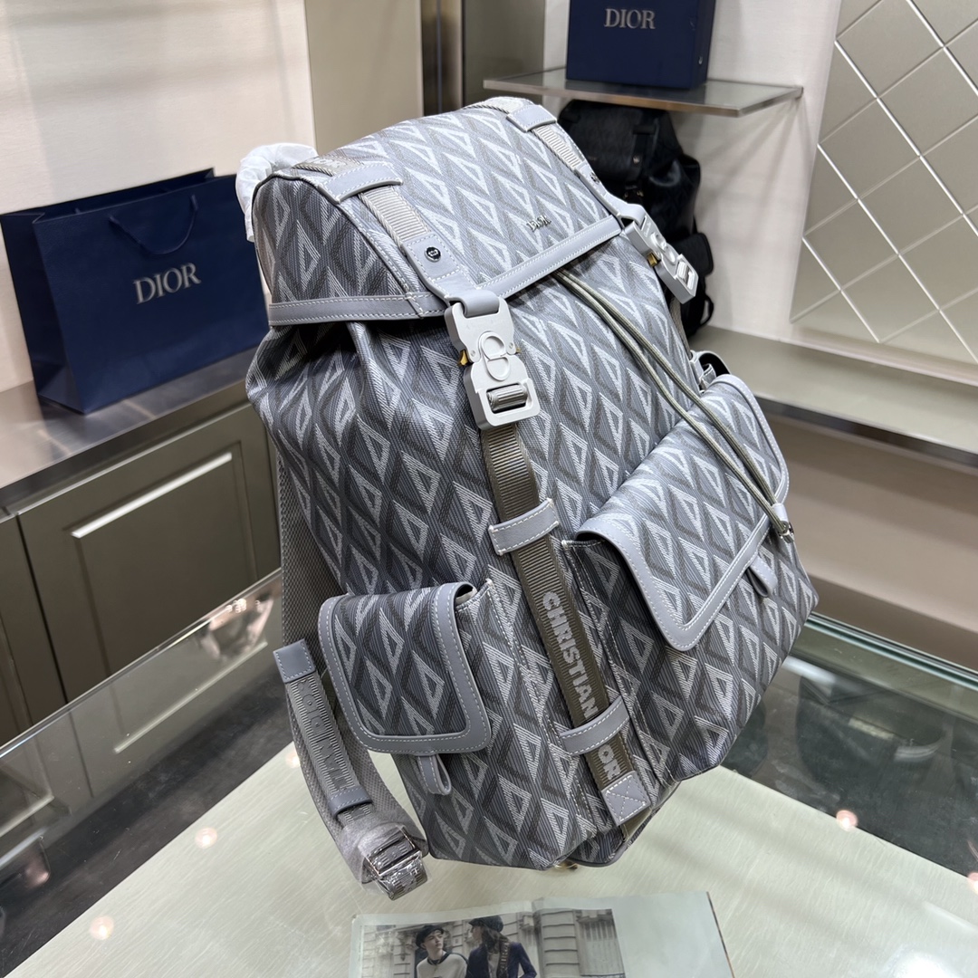 Famous Dior (Dior D2440) backpack Hit the Road Product, Products
