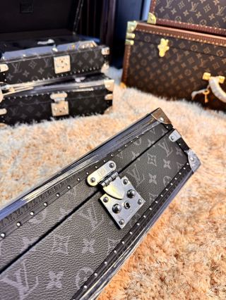 Famous  Hand-Painted 8-Slot LV Style Watch Box, Hard Case Watch Storage Organizer with Velvet Lining Product, Products