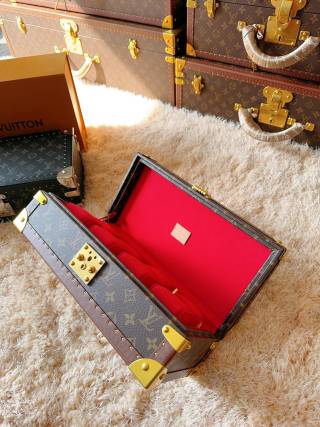 Famous Louis Vuitton Style M4700B 8-Slot Watch Box, Luxury Classic Monogram Hard Case Watch Storage with Secret Compartment Factory, Factories