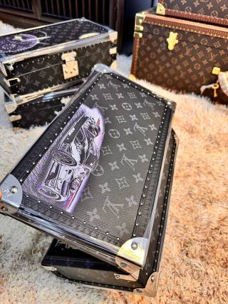 Famous  Hand-Painted 8-Slot LV Style Watch Box, Hard Case Watch Storage Organizer with Velvet Lining Product, Products