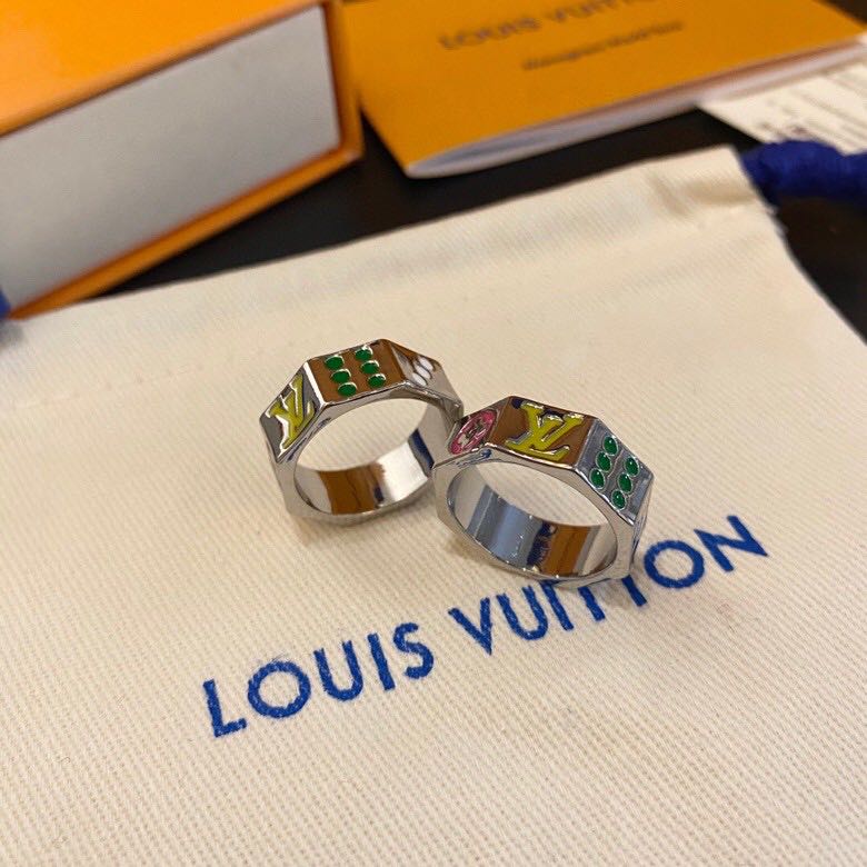 Wholesale 1v God of Gamblers Ring LV Play-It ring with witty touches of Louis Vuitton logo and Monogram flowers , arrange it on the multi-faceted metal ring together with the dice-like dots, Unleash visual impact. Suppliers, Exporter