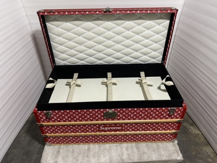 Famous LV x Supreme Style Red Monogram Trunk Coffee Table| Limited Edition Storage Chest– M4700CJ Suppliers, Product