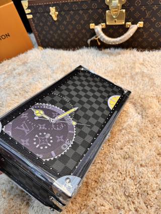 Famous Replica LV M4700B 8-Piece Watch Storage Box Painted Damier Hard Trunk with Hidden Compartment Supplier, Service