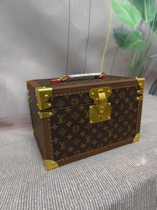 High-Quality Louis Vuitton Jewelry Hard Case – Monogram Canvas with Yellow Interior Suppliers, Factories