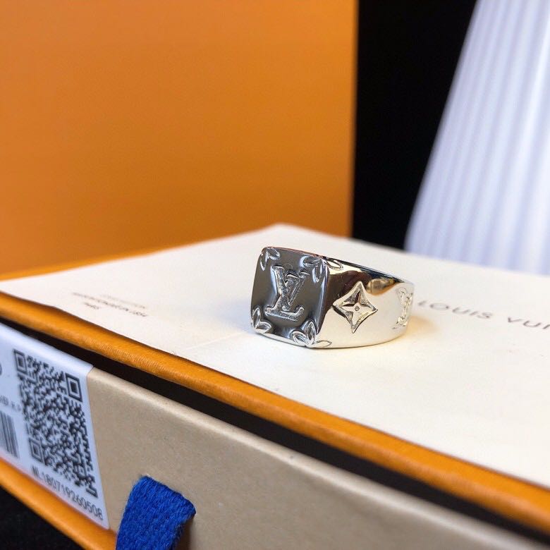 High-Quality New luxury LV ring Louis Vuitton presbyopia letter square ring super beautiful a heart is not as good as action Exquisite design, generous, unique and cute, smart shining, walking at your fingertips   The no-exaggerated design is touching, the original print is made of words, and it is not allergic and does not fade (codes for men and women) Manufacturers, Exporters