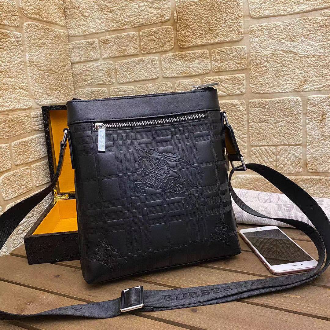 China Burberry BURBERRY new one-shoulder messenger bag [Size] 24x27x6cm high-end quality Unique quality, stylish design, exquisite handmade construction, a must-have for trendy men Factory, Exporter