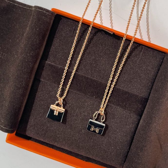 Famous New Hermes HERMES black bag necklace [Gift Box] A full set of HERMES original packaging [Craftsmanship] The original single-level manual engraving is complete [Material] High quality V gold material Manufacturer, Factory