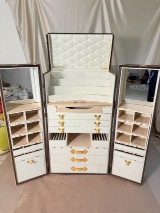 High-Quality Classic Monogram Malle Vaisellier Trunk Cabinet Supplier, Factory