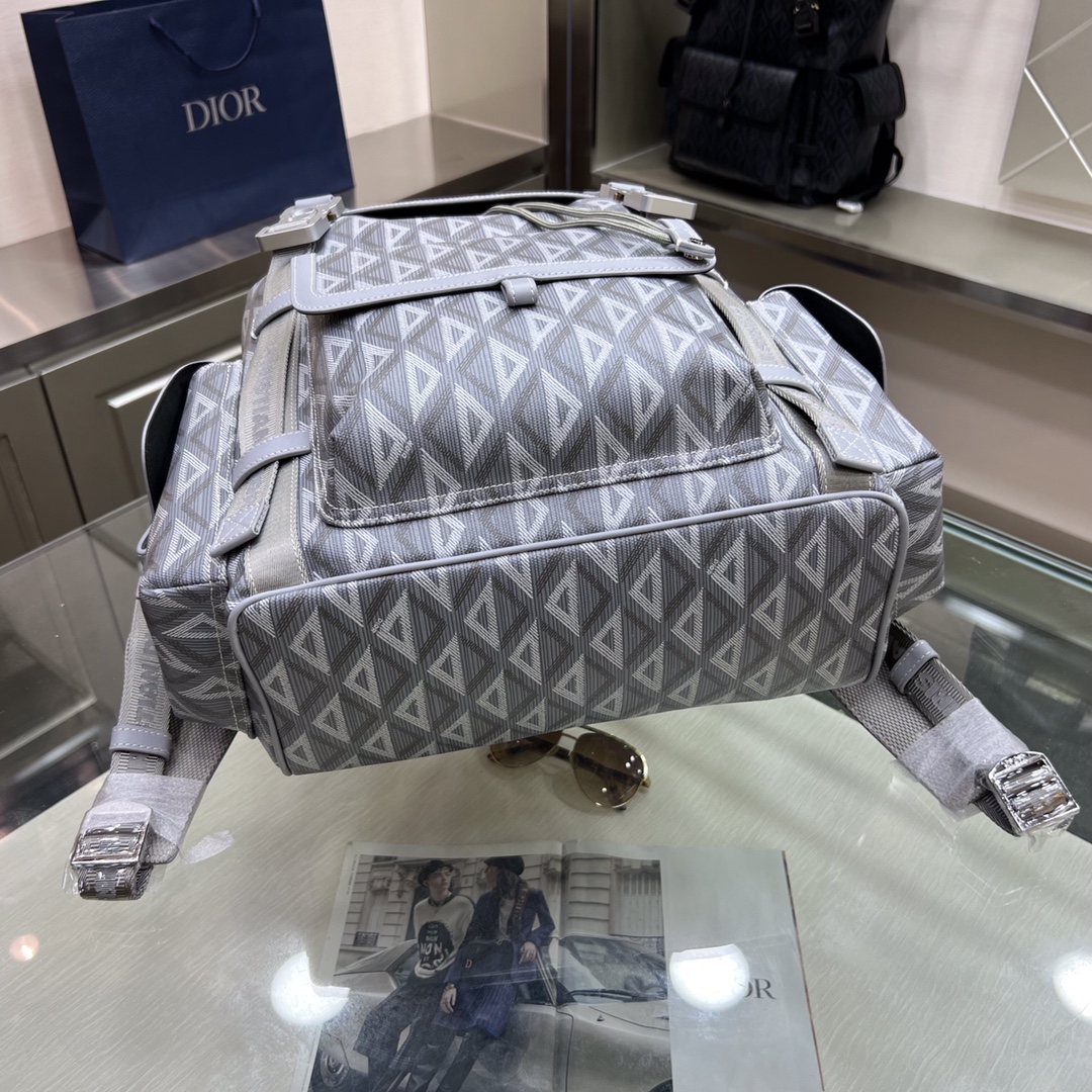 Famous Dior (Dior D2440) backpack Hit the Road Product, Products