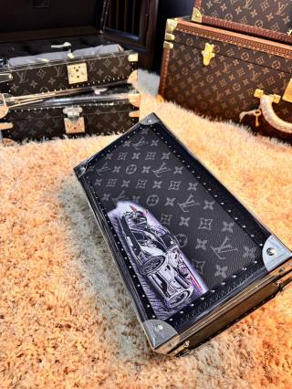 Famous  Hand-Painted 8-Slot LV Style Watch Box, Hard Case Watch Storage Organizer with Velvet Lining Product, Products