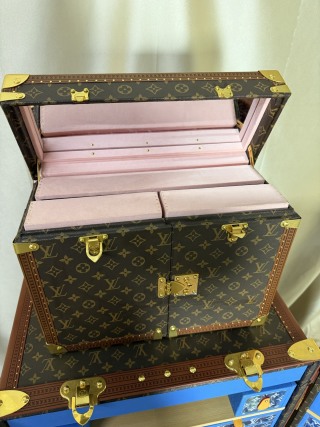 High-Quality Classic Monogram Boite Lunettes Eyewear Trunk | Luxury Eyeglasses & Sunglasses Storage Case Supplier, Exporters