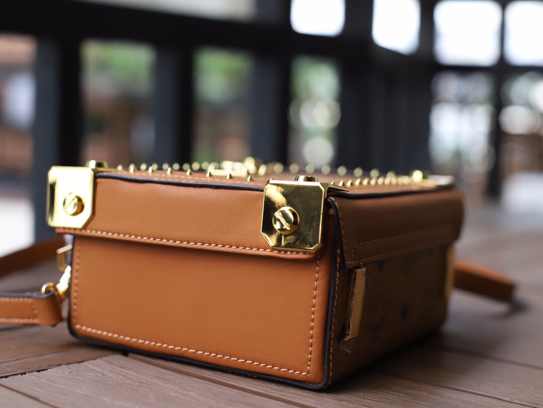 High-Quality MC Original Berlin Visetos Crossbody Bag Brown Suppliers, Exporters