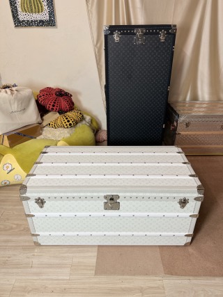 China LV Style Monogram White Coffee Table Trunk (Official Grey Lining) Manufacturer, Suppliers