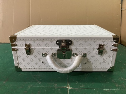 Best Louis Vuitton Briefcase Hard Case (M4700ZX) – White Monogram Canvas Manufacturer, Products