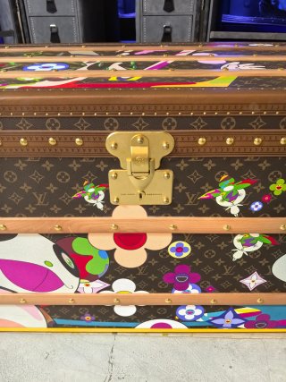 Wholesale Luxury LV Style Monogram Trunk Coffee Table Takashi Murakami Graffiti Art Suppliers, Factory