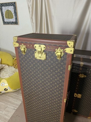 Famous Classic Monogram Tall Jewelry Cabinet Luxury Tall Jewelry Storage Trunk Manufacturer, Factory