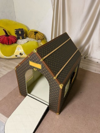 Wholesale Luxury Monogram Pet House - Designer Dog/Cat Villa with Ramp & Window Manufacturer, Supplier