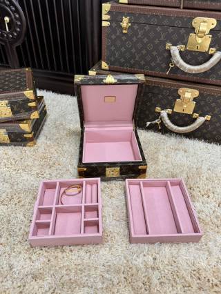 High-Quality LV Style Monogram 2-Tier Jewelry Box, Pink Velvet Lined Hard Case Storage Trunk Supplier, Products
