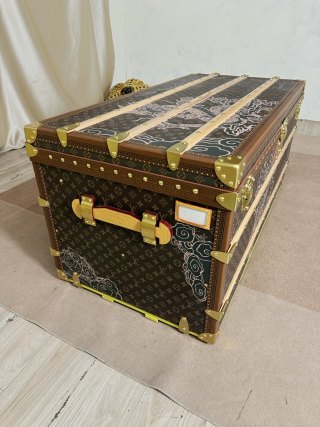 Wholesale Classic Monogram Coffee Table Trunk with Auspicious Dragon Graffiti | Luxury Vintage Storage Furniture Supplier, Exporter