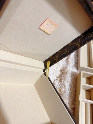 High-Quality Handcrafted LV Inspired Black Velvet Lined Jewelry Storage Trunk, Premium Monogram Hard Case Manufacturers, Service