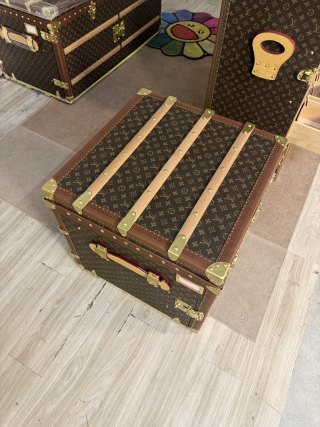 Best LV Style Monogram Nightstand Trunk (Custom Beige Velvet Lining) Supplier, Factories