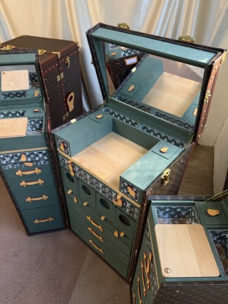 Famous New Luxury Monogram Watch Winder Vanity Cabinet with Official Dark Green Lining Manufacturer, Supplier