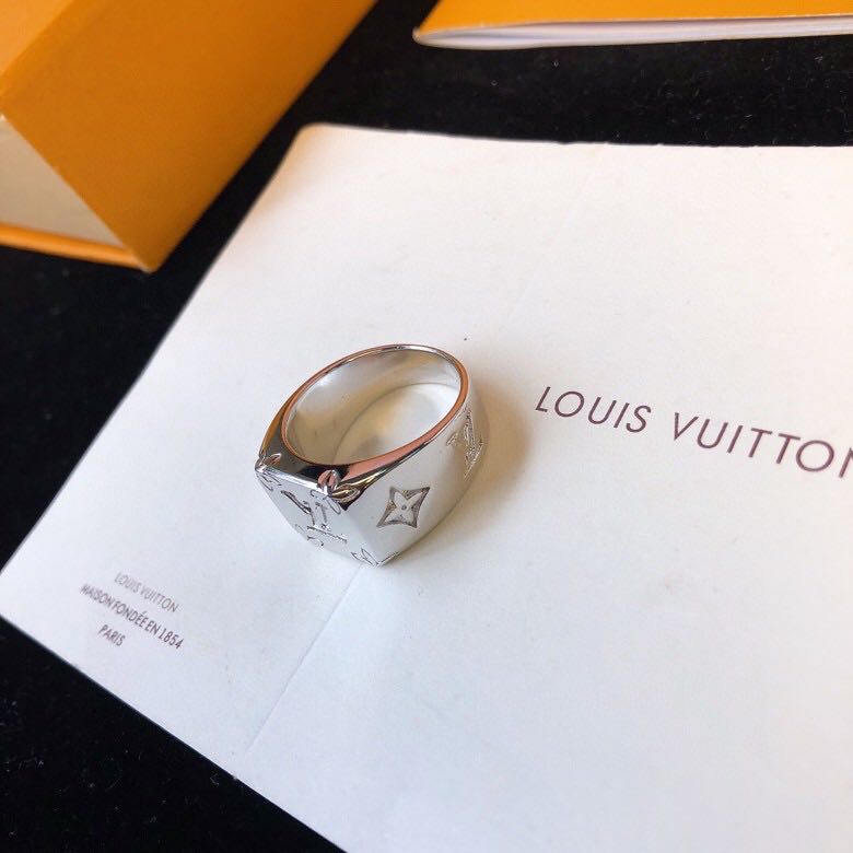 High-Quality New luxury LV ring Louis Vuitton presbyopia letter square ring super beautiful a heart is not as good as action Exquisite design, generous, unique and cute, smart shining, walking at your fingertips   The no-exaggerated design is touching, the original print is made of words, and it is not allergic and does not fade (codes for men and women) Manufacturers, Exporters