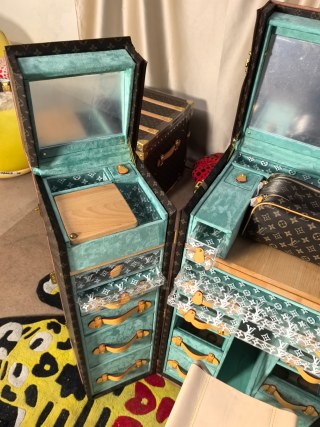 China LV Monogram Vanity Cabinet (Tiffany Blue Lining) Factories, Products