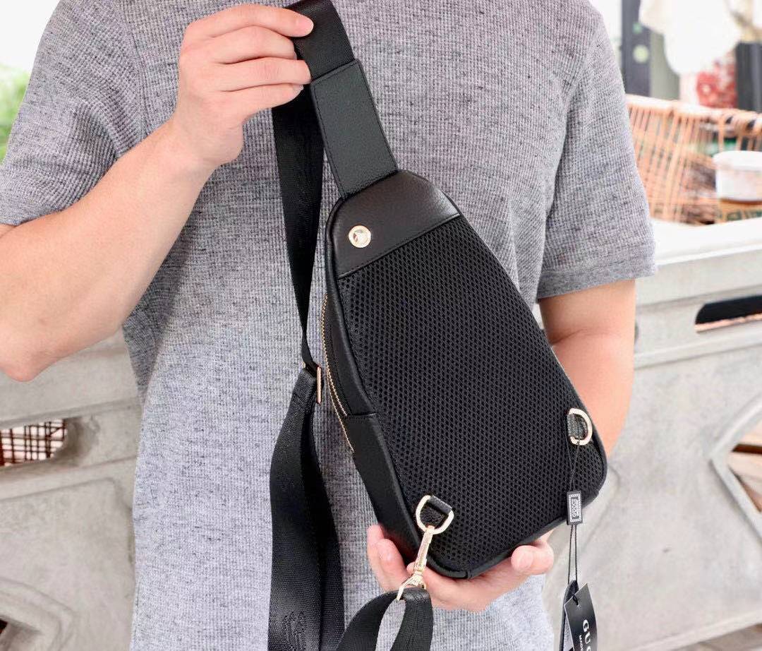 High-Quality Imported hardware men's casual chest bag Original imported first layer cowhide, high-end gucci wheat! Italian original cowhide, elegant shape, adhering to rigorous and elegant craftsmanship, Exquisite and durable men's bags, quality determines taste. Specifications: 30-18-7cm Exporters, Service