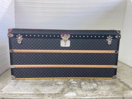 Famous M4700CJ  LV-Style Monogram Coffee Table Trunk  Black checkered pattern + bright red Product, Products