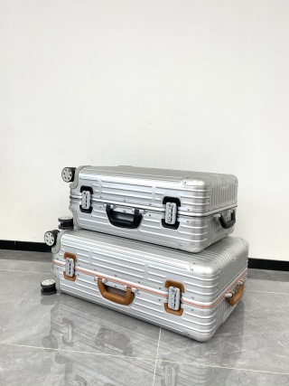 High-Quality RIMOWA Original Twist Colored Handle Luggage  Product, Products